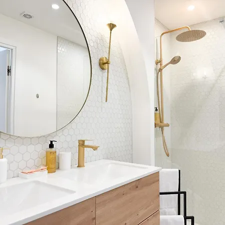 4a - Facing Port & Town Hall * Cannes