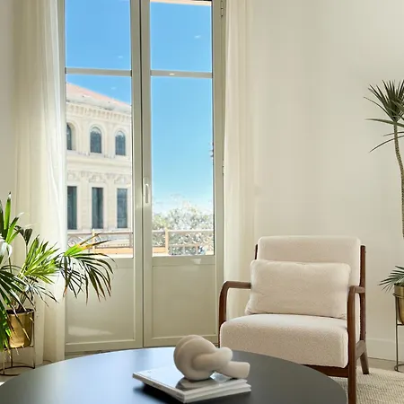 4a - Facing Port & Town Hall