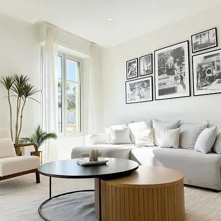 Appartement 4a - Facing Port & Town Hall *