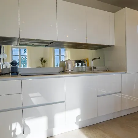 4a - Facing Port & Town Hall Appartamento Cannes